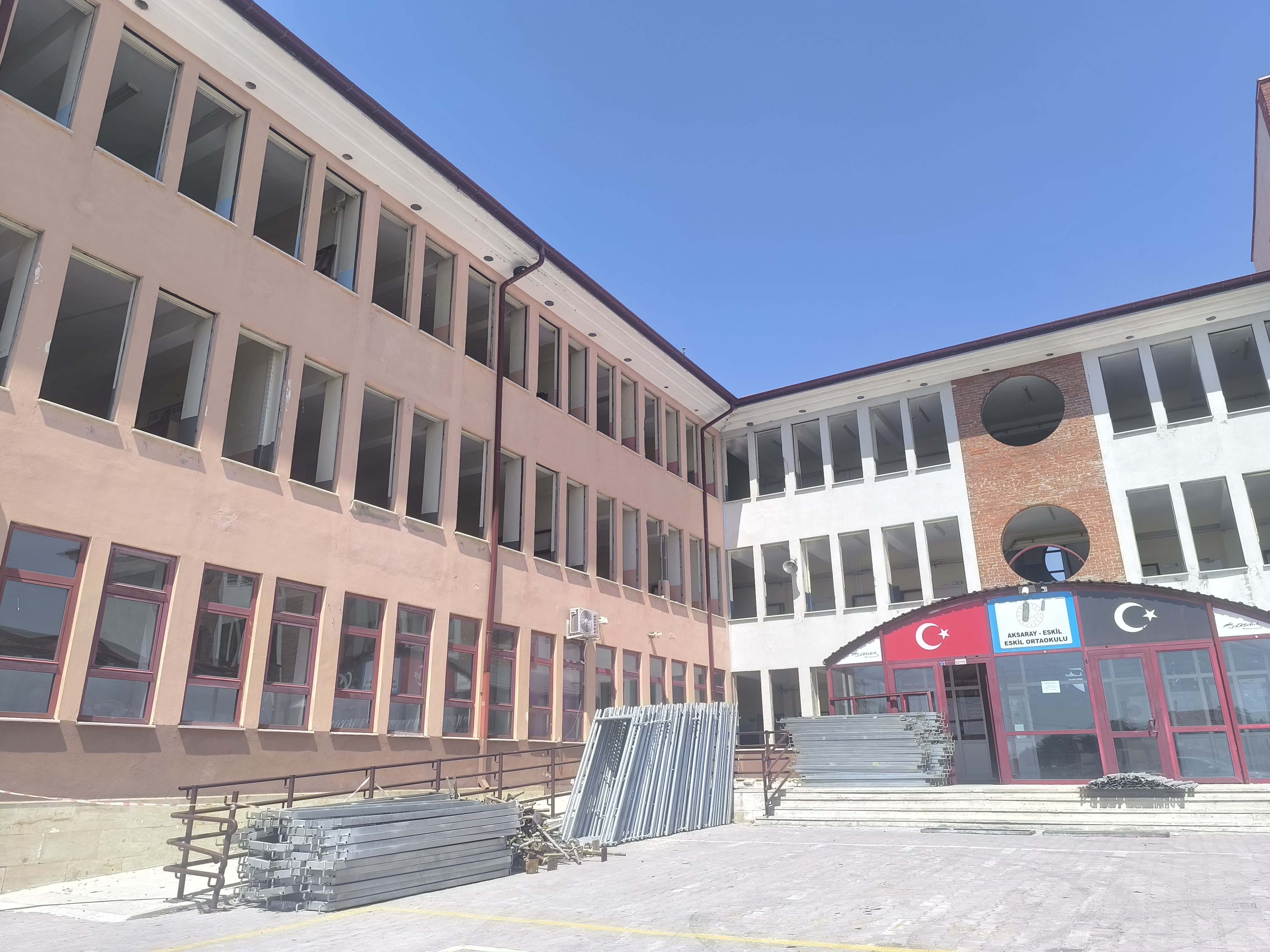 Aksaray Eskil Orta Okulu Dış Cephe Mantolama İşi - 2025
