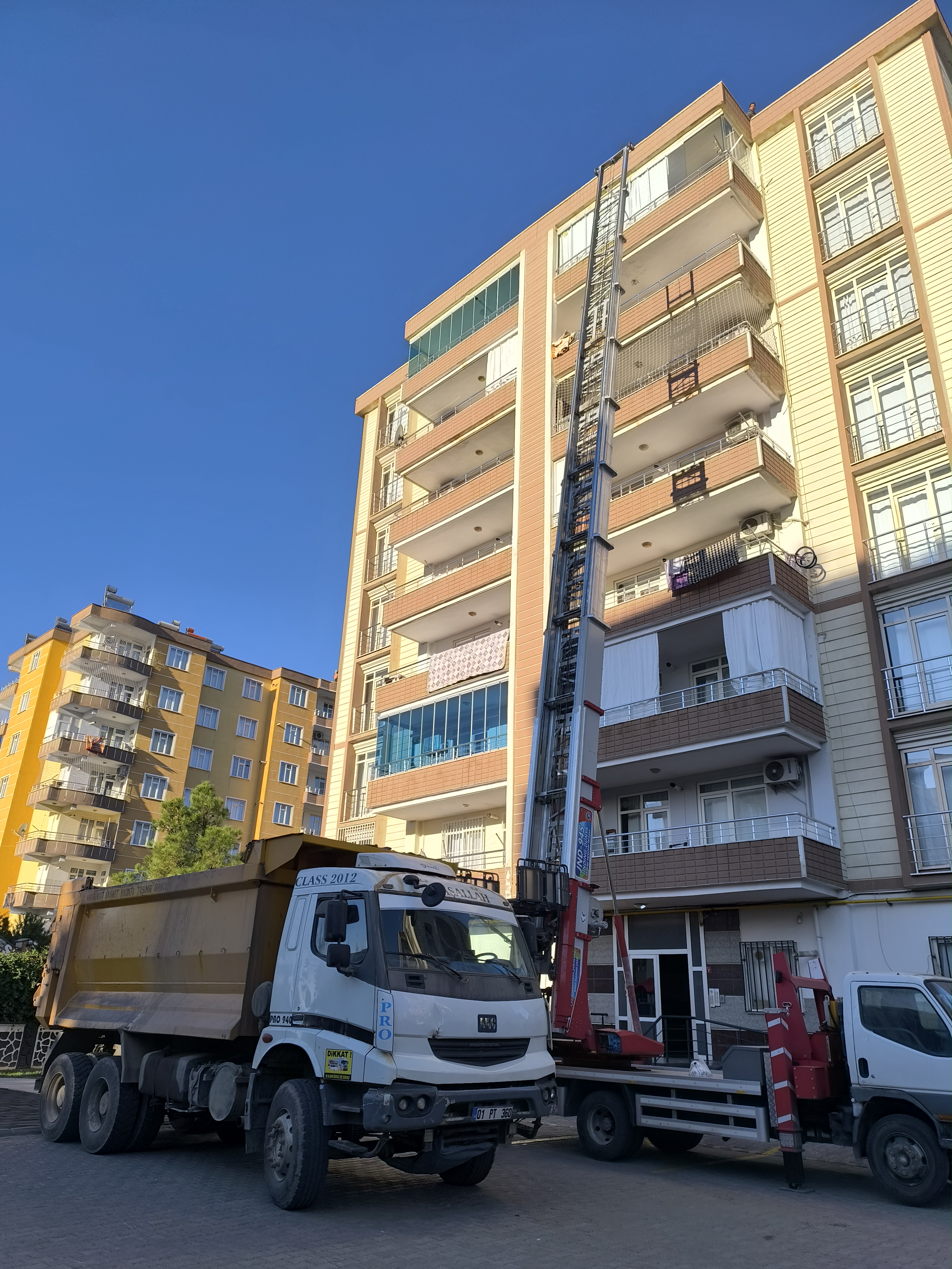 Jiyan Sitesi 1 Blok Çatı Değişim İsi