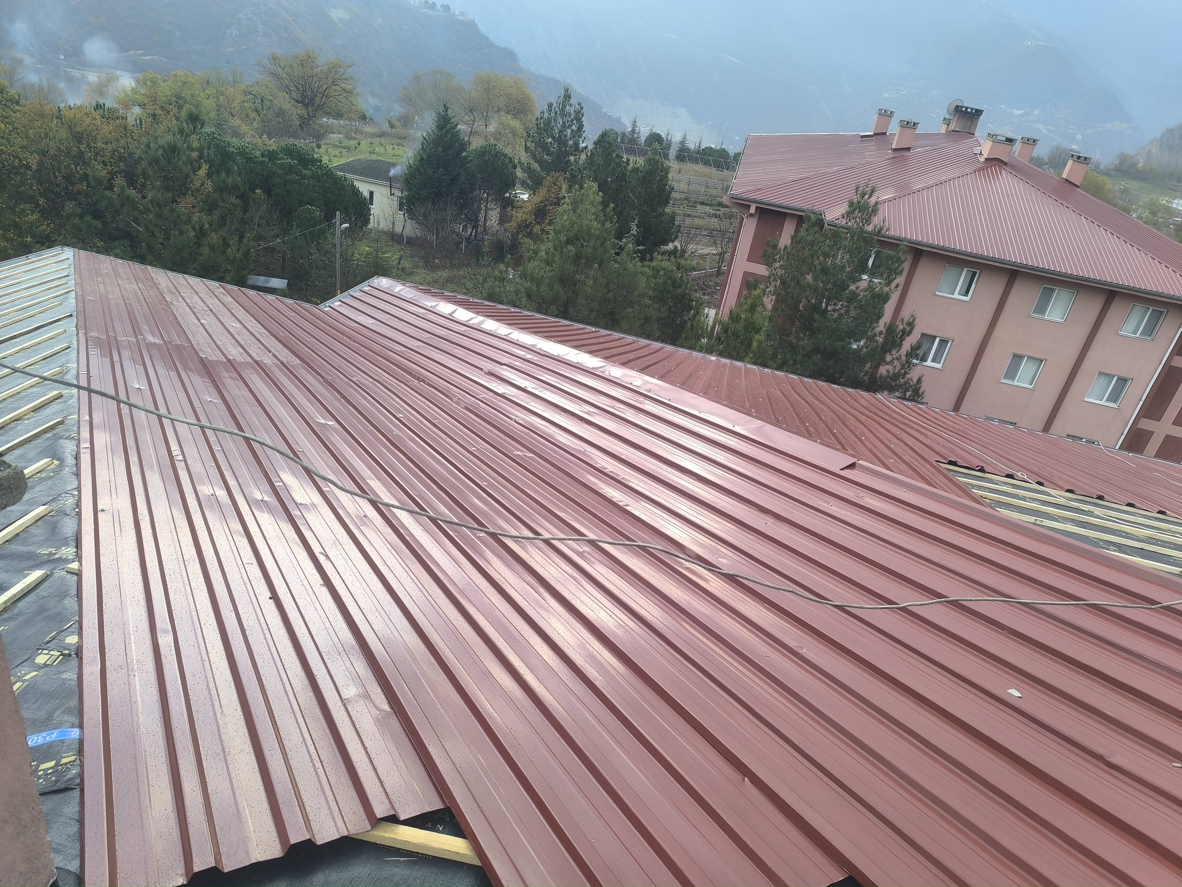 Artvin 4 blok Emniyet Lojmanları Çatı Değişim işi - 2025