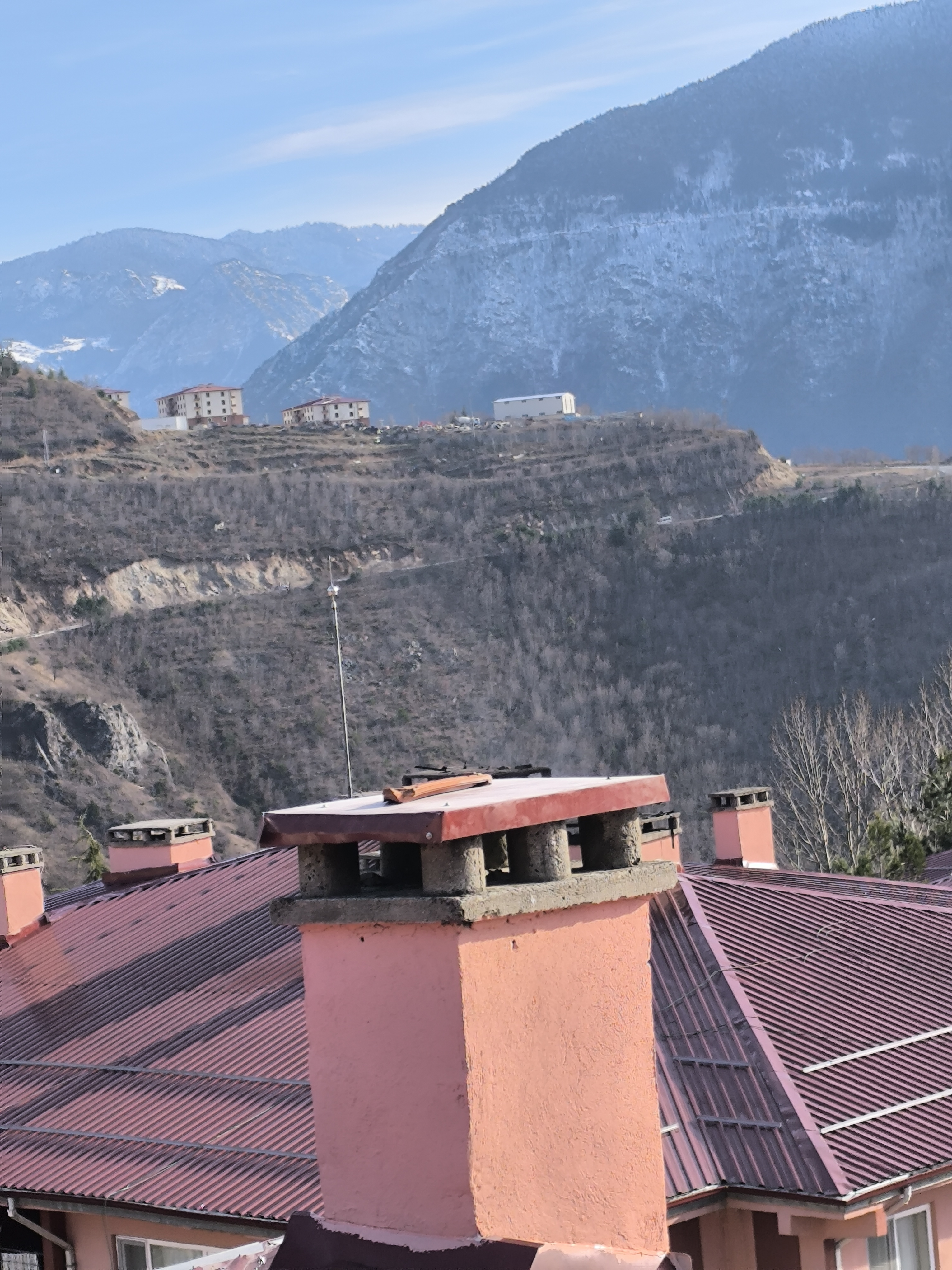 Artvin 4 blok Emniyet Lojmanları Çatı Değişim işi - 2025