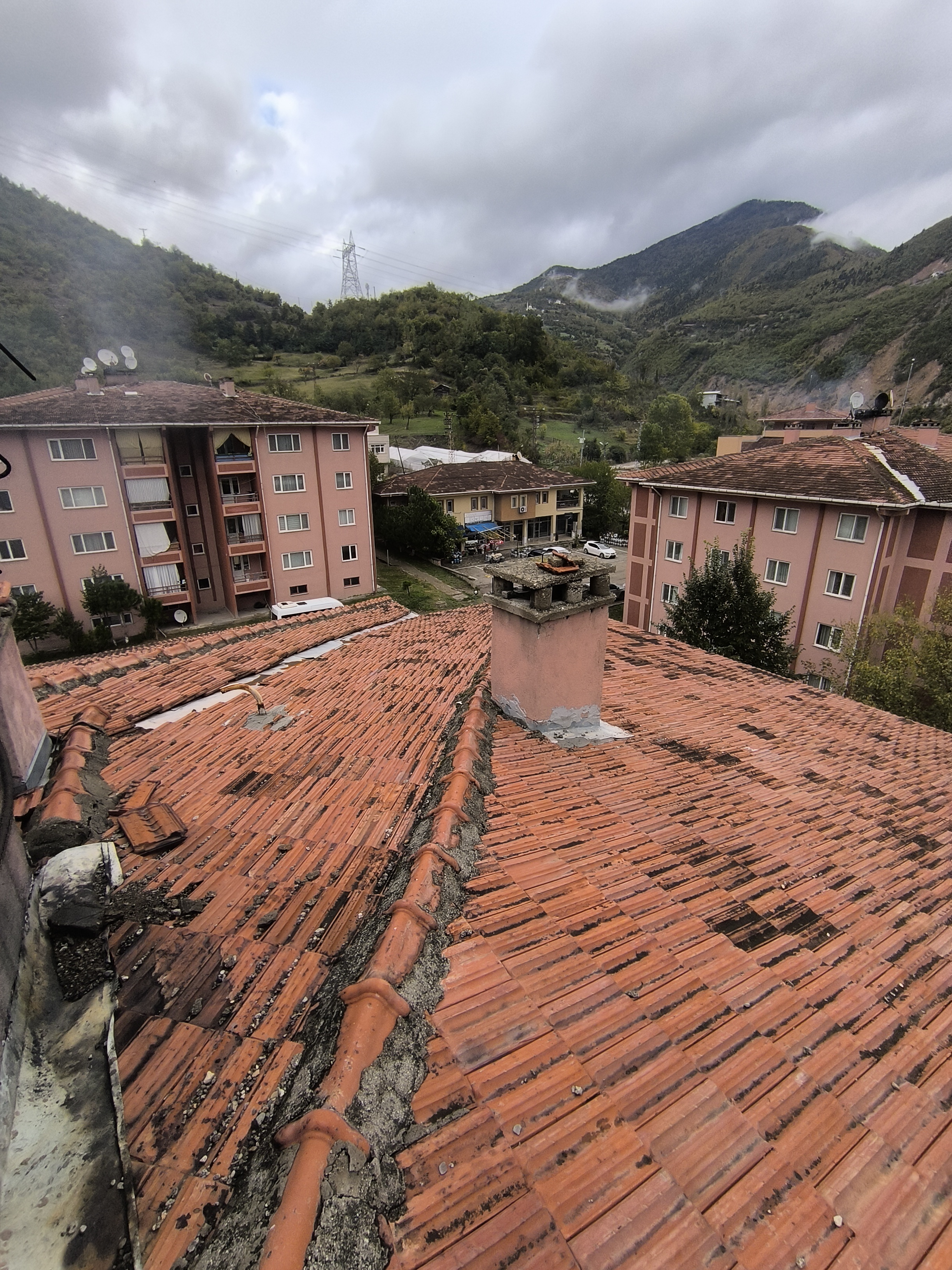 Artvin 4 blok Emniyet Lojmanları Çatı Değişim işi - 2025