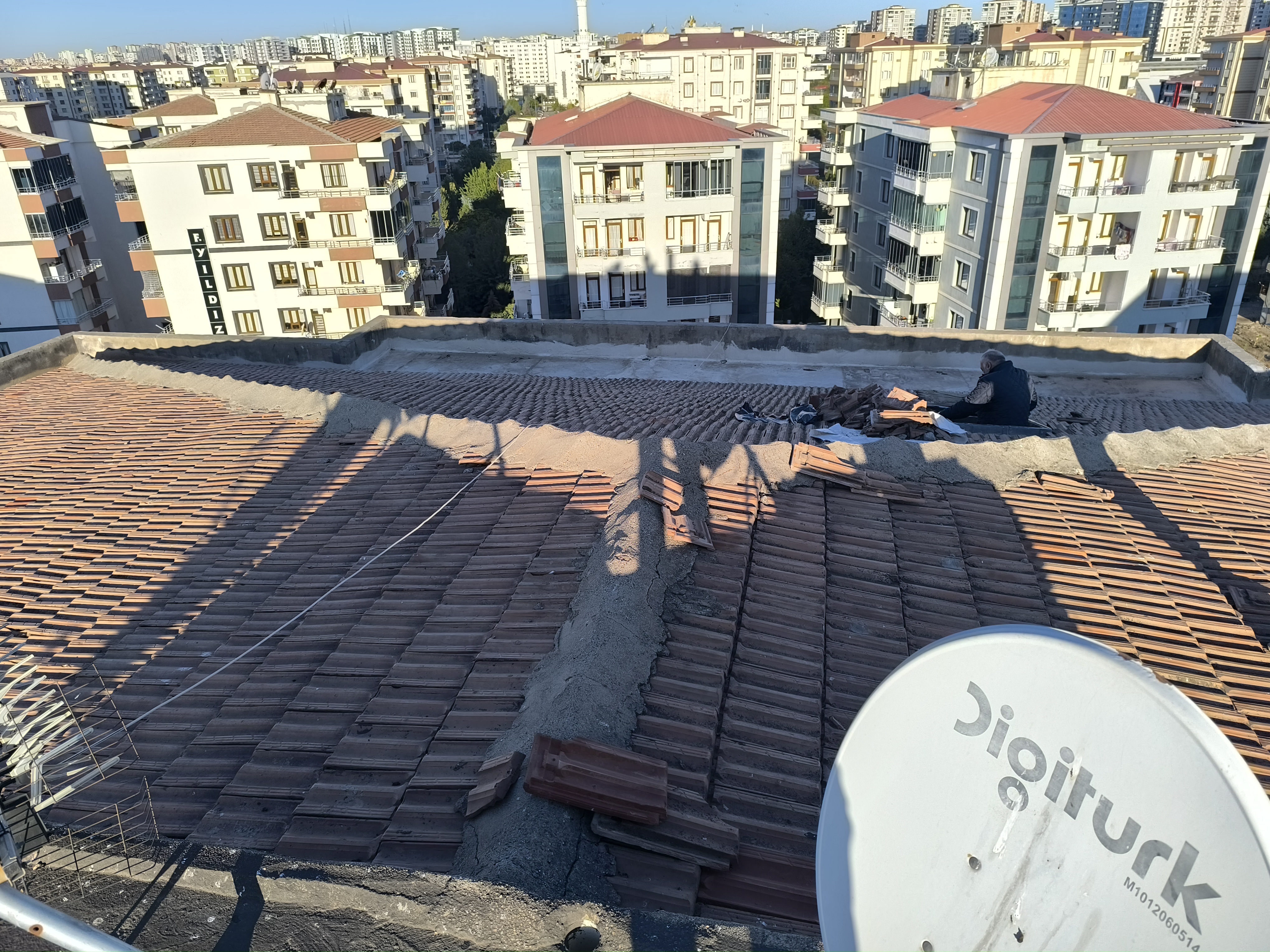 Jiyan Sitesi 1 Blok Çatı Değişim İsi