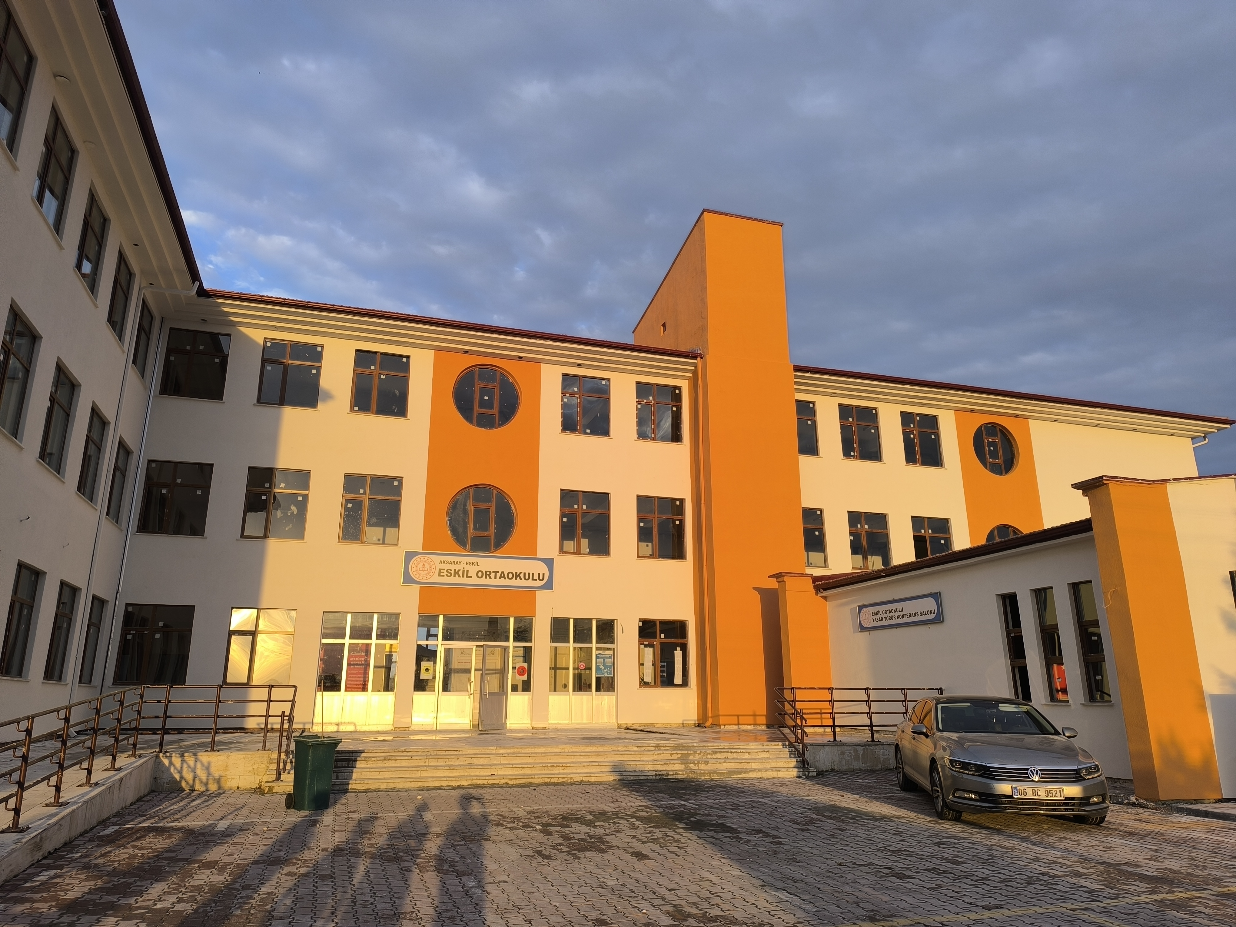 Aksaray Eskil Orta Okulu Dış Cephe Mantolama İşi - 2025