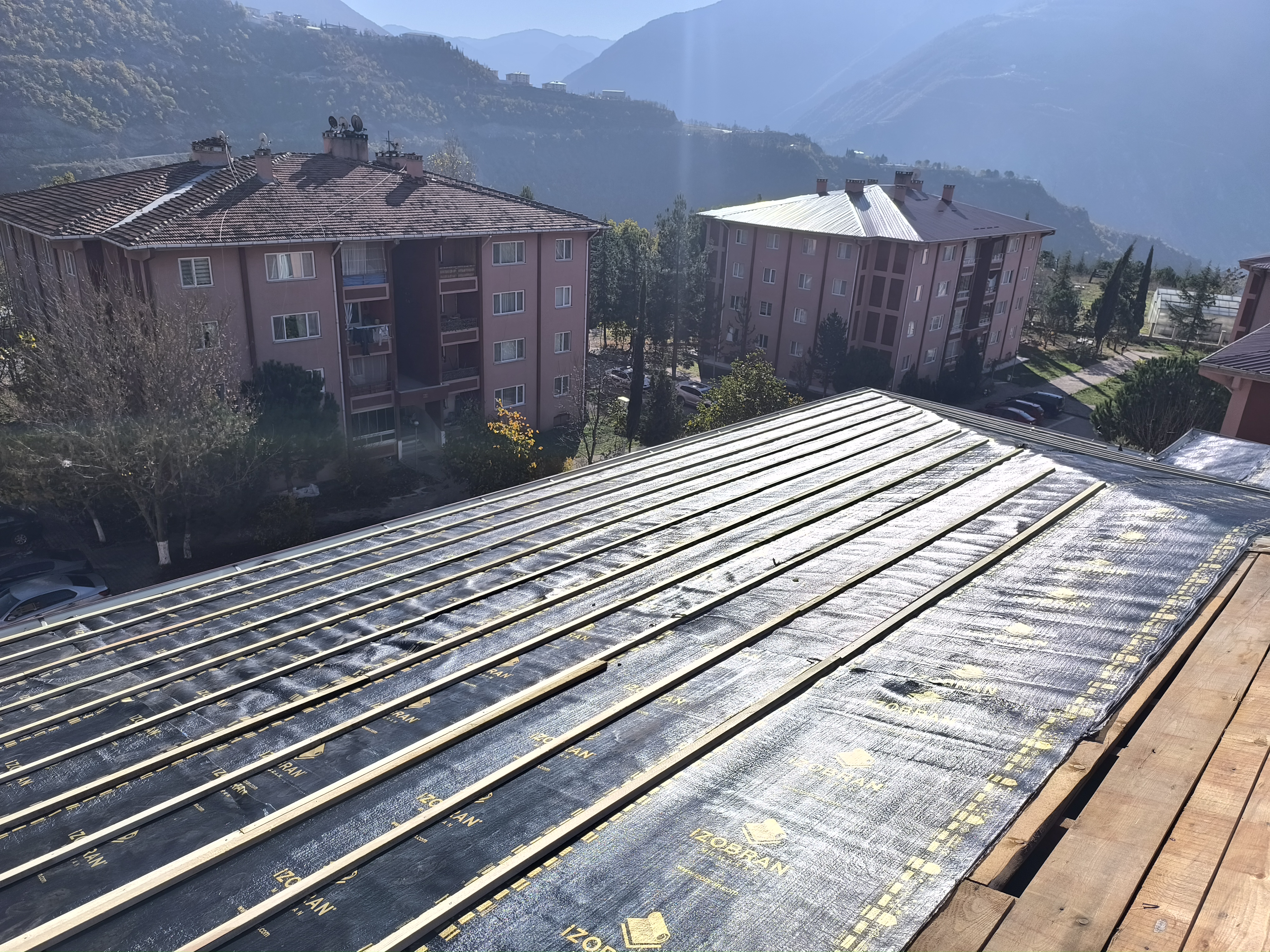 Artvin 4 blok Emniyet Lojmanları Çatı Değişim işi - 2025