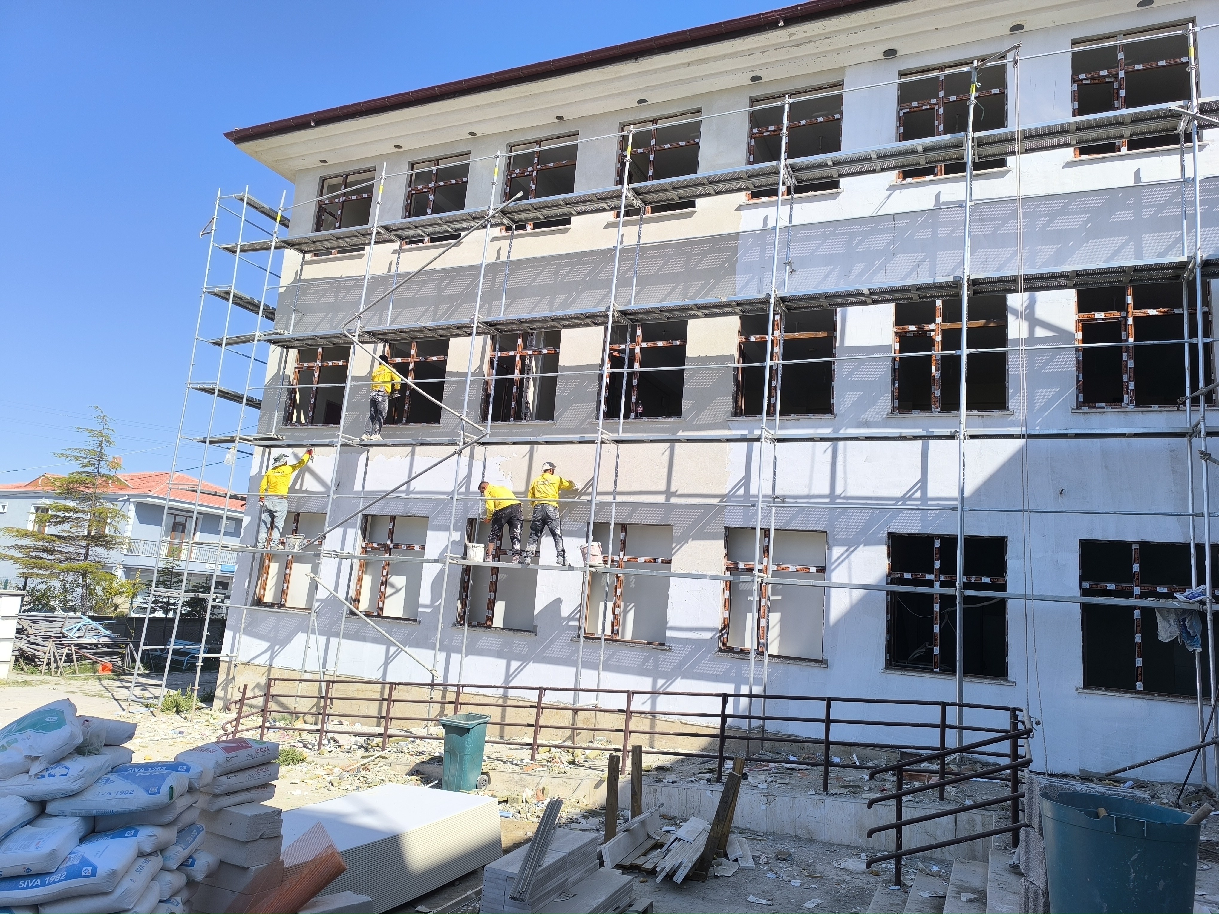 Aksaray Eskil Orta Okulu Dış Cephe Mantolama İşi - 2025